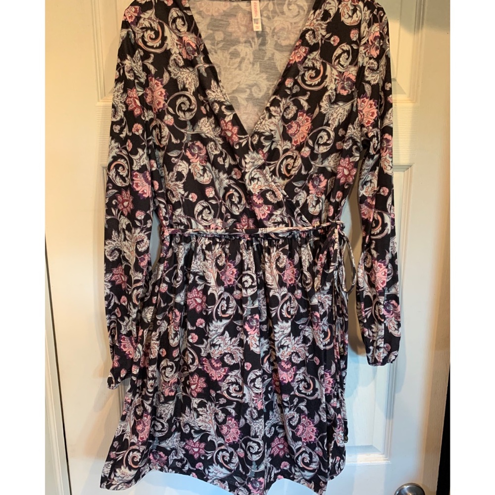 Xhilaration Long Sleeve Wrap Dress ✨